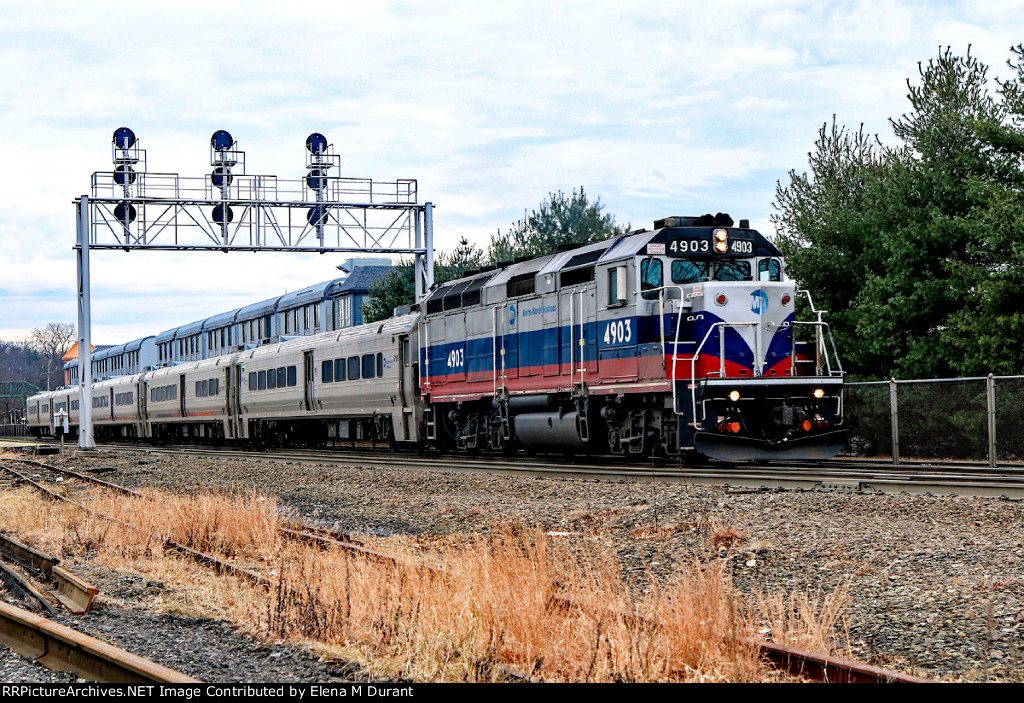 MNCR 4903 on train 75